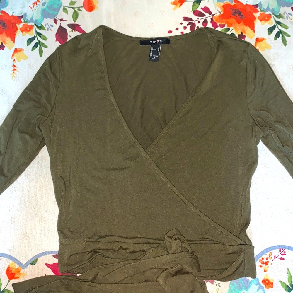 Long sleeve v-neck shirt!